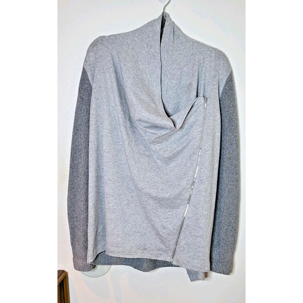 Chicos Zenergy Dina Jacket Gray Asymmetrical Zip Sweater Size 2 Mixed Media